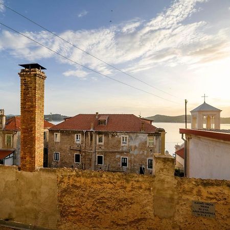 On The Rock Apartments Σίμπενικ Εξωτερικό φωτογραφία