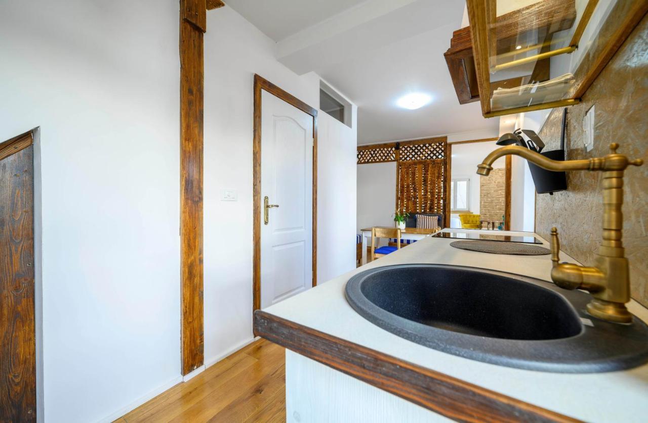 On The Rock Apartments Σίμπενικ Εξωτερικό φωτογραφία