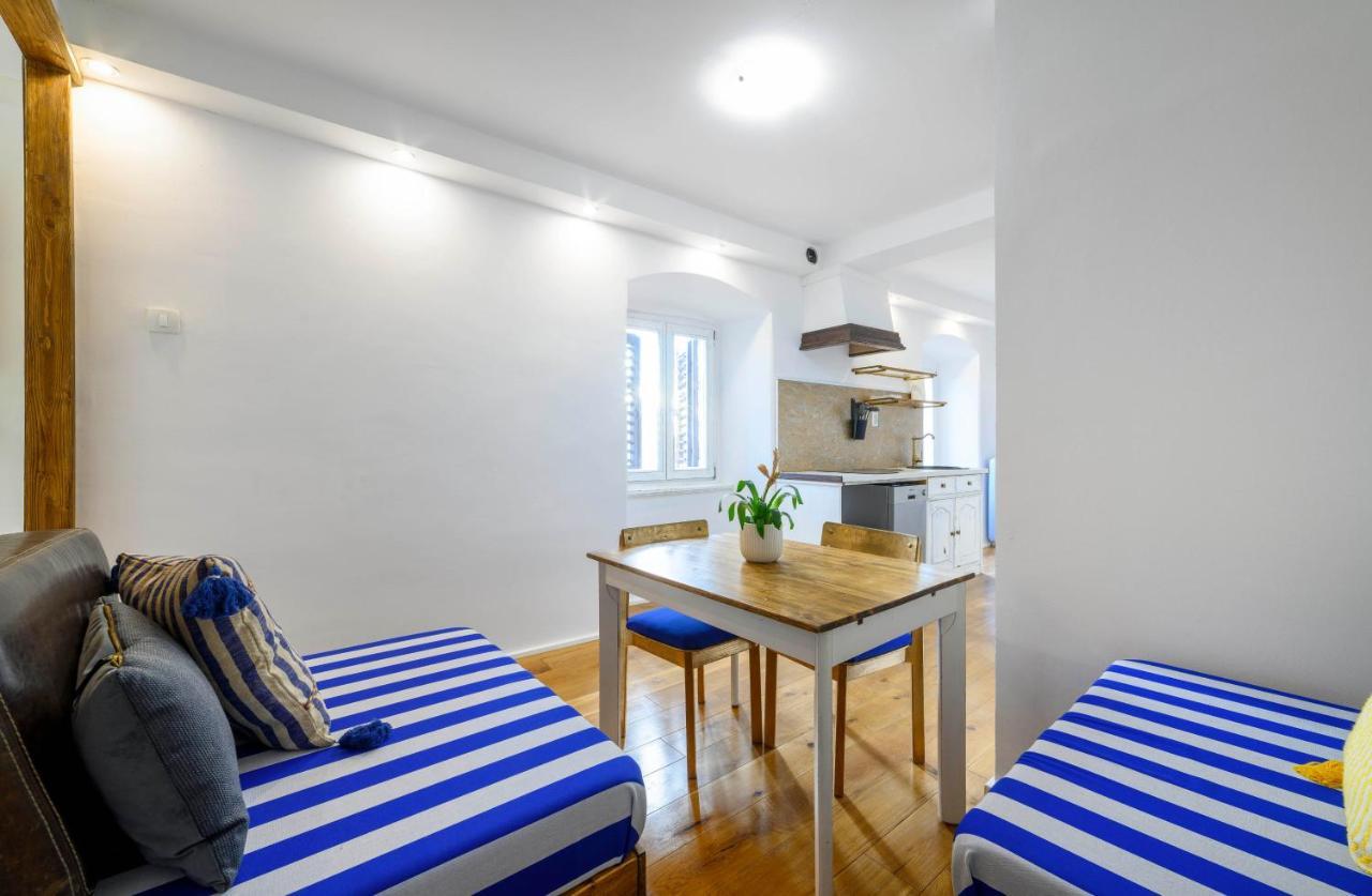 On The Rock Apartments Σίμπενικ Εξωτερικό φωτογραφία