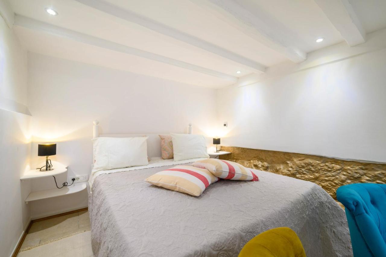On The Rock Apartments Σίμπενικ Εξωτερικό φωτογραφία