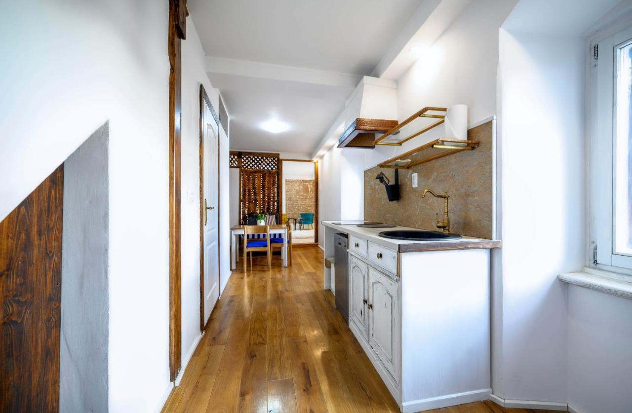On The Rock Apartments Σίμπενικ Εξωτερικό φωτογραφία