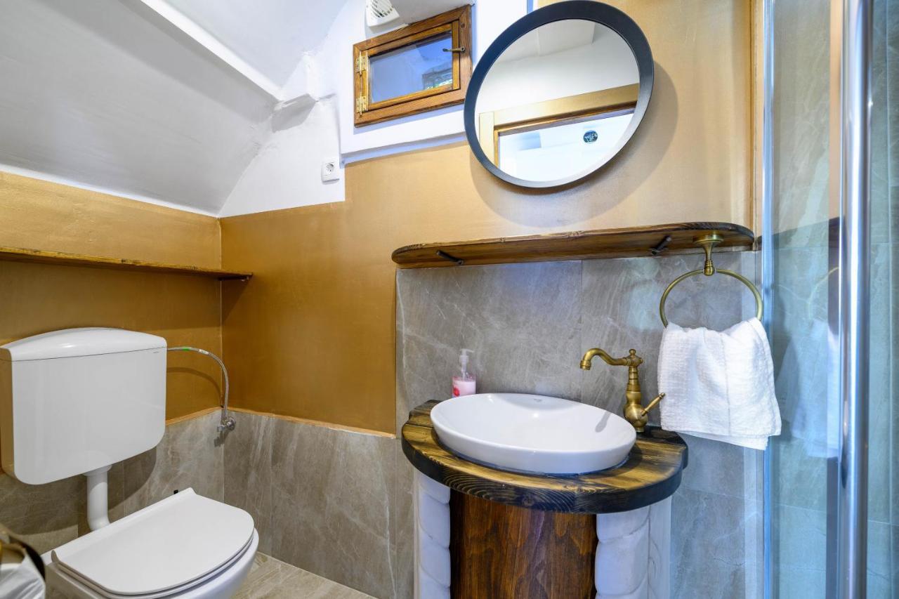 On The Rock Apartments Σίμπενικ Εξωτερικό φωτογραφία