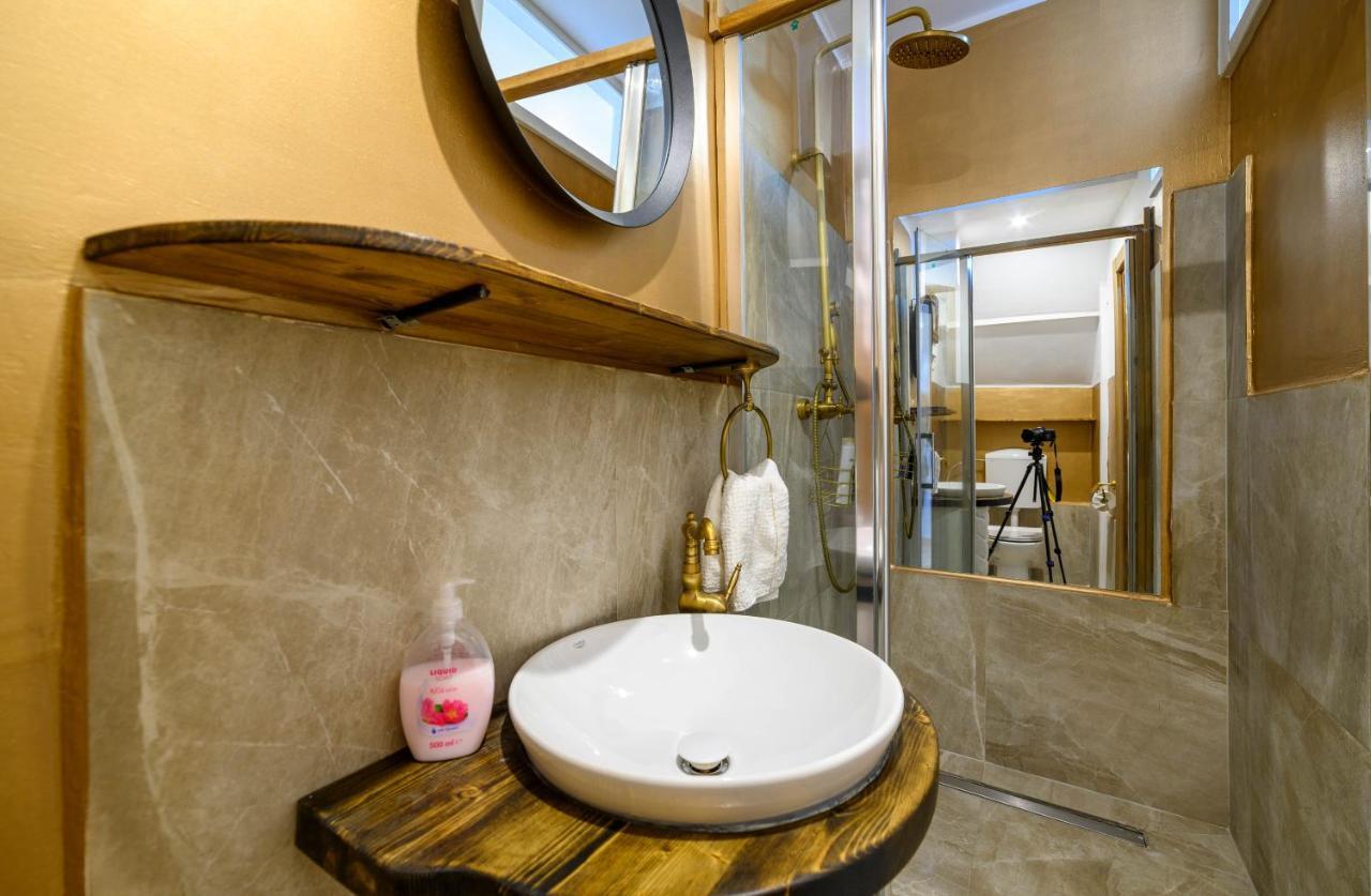On The Rock Apartments Σίμπενικ Εξωτερικό φωτογραφία